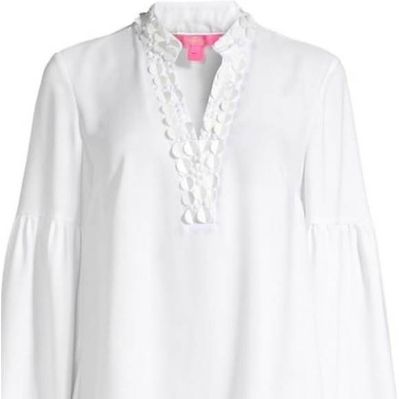 Lilly Pulitzer Shea tunic top in resort white. Absolutely stunning. Size Small - Picture 3 of 15